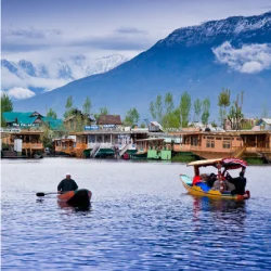https://www.medicalwellness.me/wp-content/uploads/2023/11/Dal-Lake-Jammu-Kashmir.webp